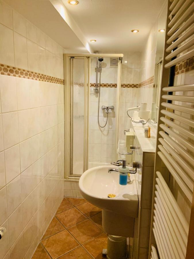 Hotel Rosine เอนเนอเพทาล ภายนอก รูปภาพ